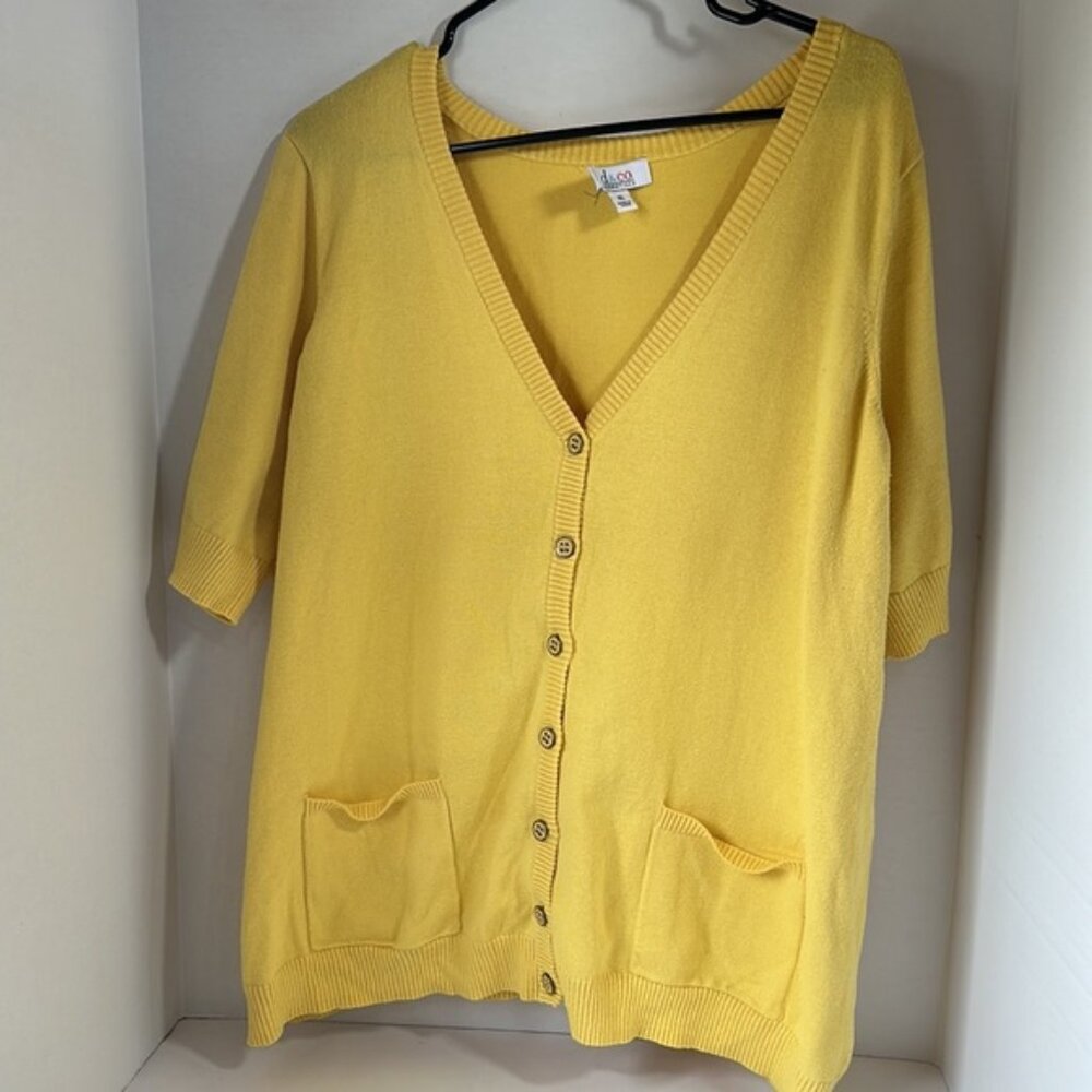 D & co essentials buttery yellow button up short sleeve cardigan size XL